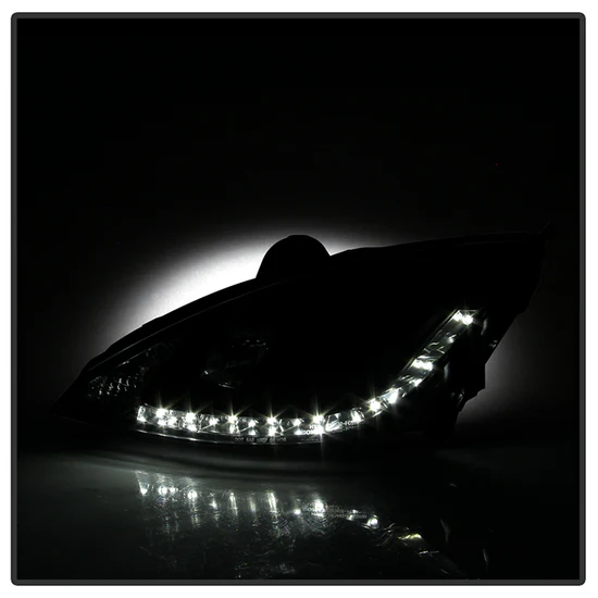 Fits ( Spyder Signature ) Ford Focus 00-04 Projector Headlights - ( Do Not Fit SVT Model ) - DRL - Black - High H1 (Included) - Low H1 (Included) - Image 3