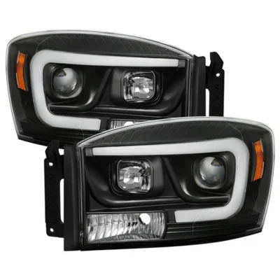 Fits ( Spyder Signature ) Dodge Ram 1500 06-08 / Ram 2500/3500 06-09 Version 2 Projector Headlights - Light Bar DRL - Black